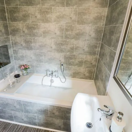 بيت للعطل Rockpool Retreat *